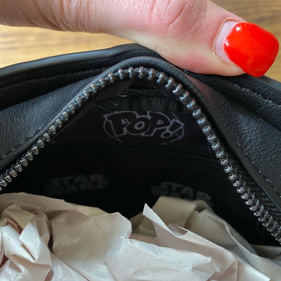 Darth Vader Loungefly Crossbody - Picture 6 of 6
